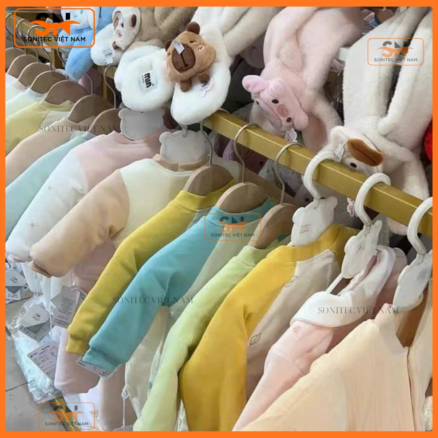 Mua sắm kệ treo quần áo shop tại Sonitec