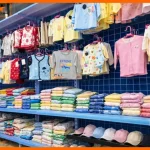 Kệ trưng bày hàng siêu thị quần áo