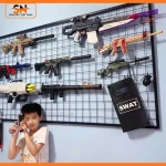 Khung lưới cài móc treo hàng ứng dụng trong siêu thị