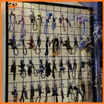 Khung lưới cài móc treo hàng cho shop thời trang
