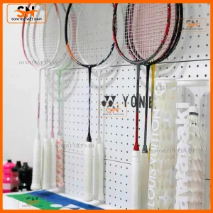 Tấm đục lỗ treo vợt cầu lông đẹp và bền