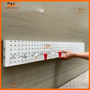 Tấm tôn đục lỗ cài móc treo đẹp bền