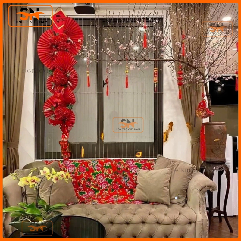 Trang trí cây đào ngày tết cho showroom diện tích lớn
