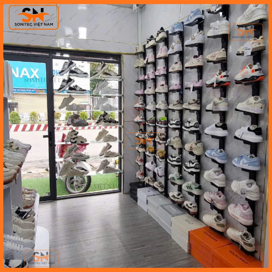 Mở cửa hàng giày thể thao cho shop diện tích nhỏ
