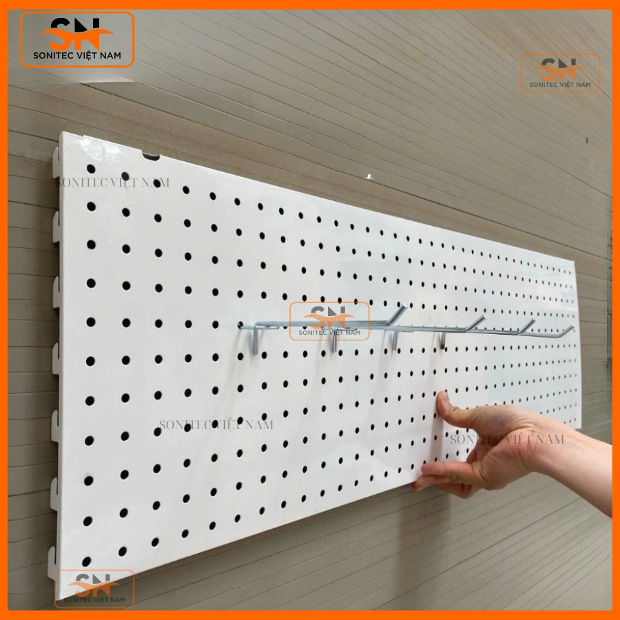 Tấm đột lỗ lắp kệ trưng bày sản phẩm