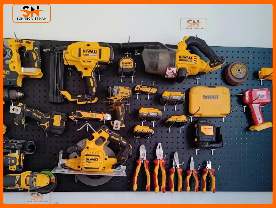 Tấm đột lỗ kim loại trưng bày sản phẩm