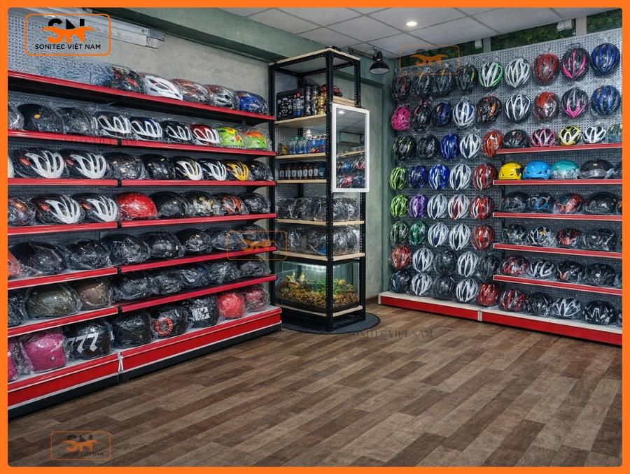 Kệ treo mũ bảo hiểm cho shop