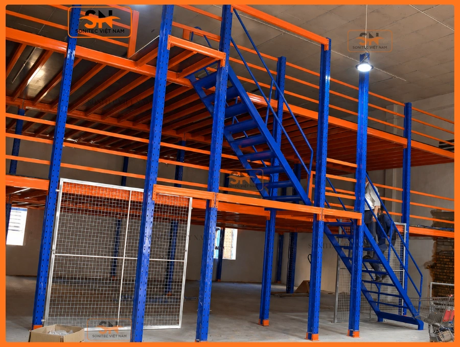 Kệ Mezzanine tập trung mở rộng không gian theo chiều cao