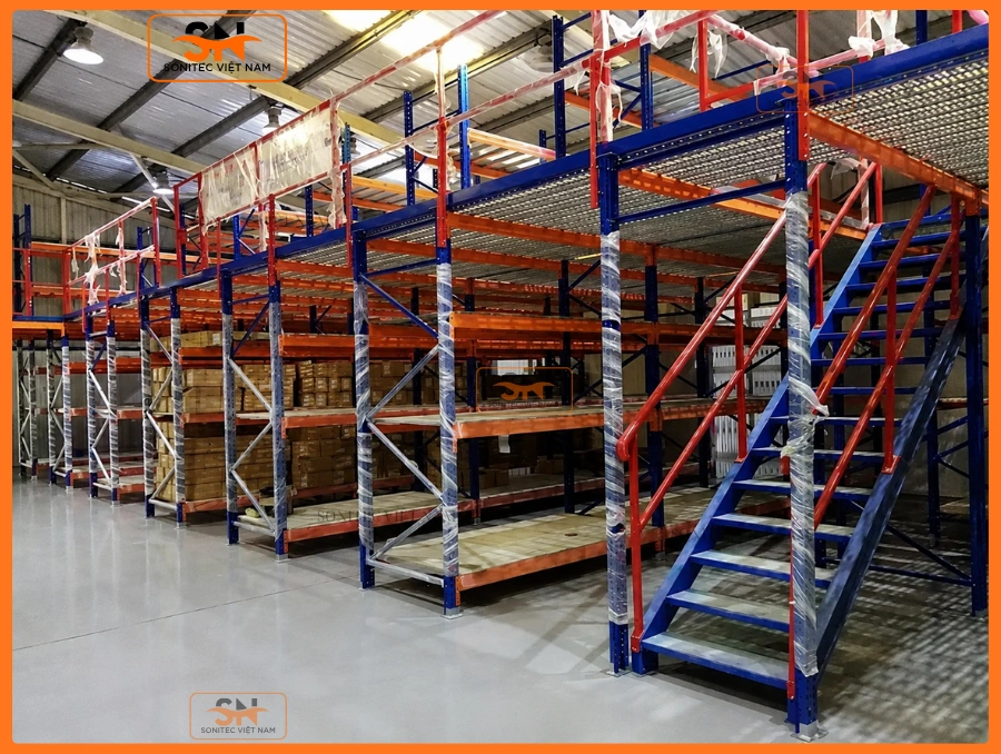 Các yếu tố ảnh hưởng đến giá thi công kệ Mezzanine