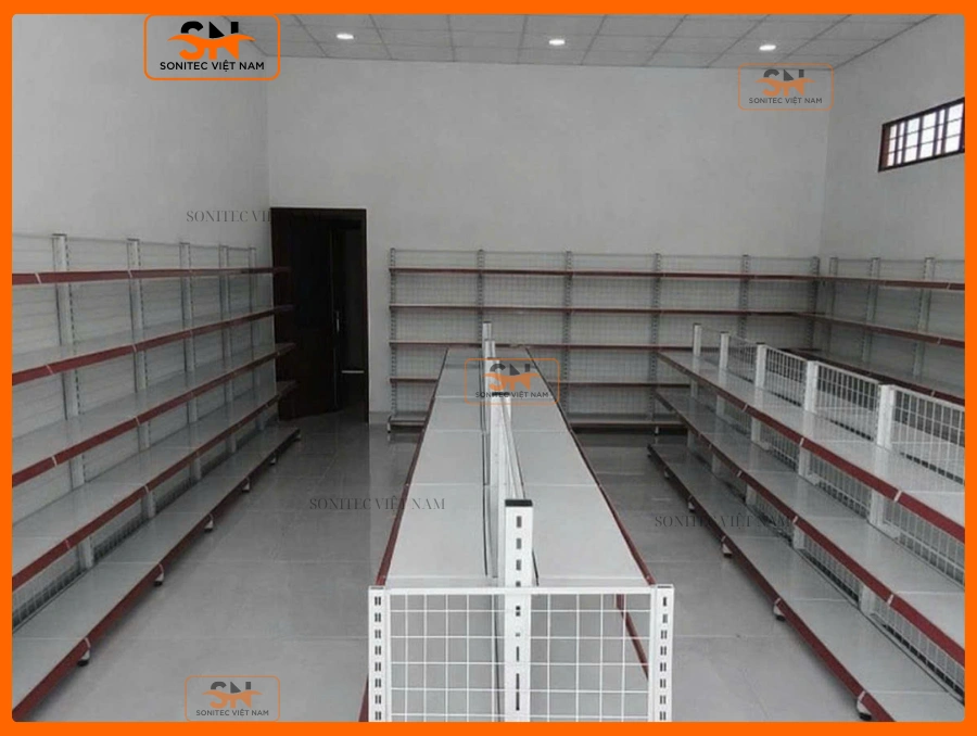 Kệ siêu thị lưng lưới