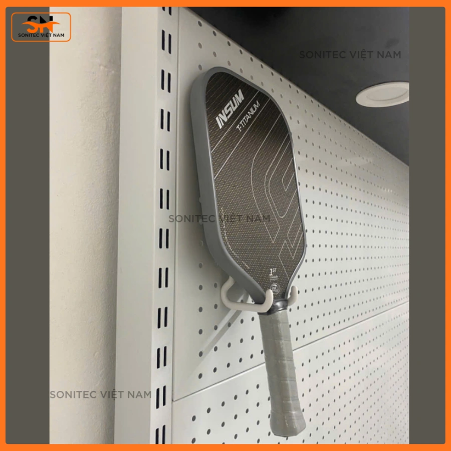 Mẫu móc trưng bày vợt Pickleball