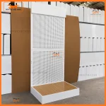 Kệ showroom vệ sinh có bảng logo