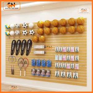 Tấm rãnh Slatwall trưng đồ thể thao