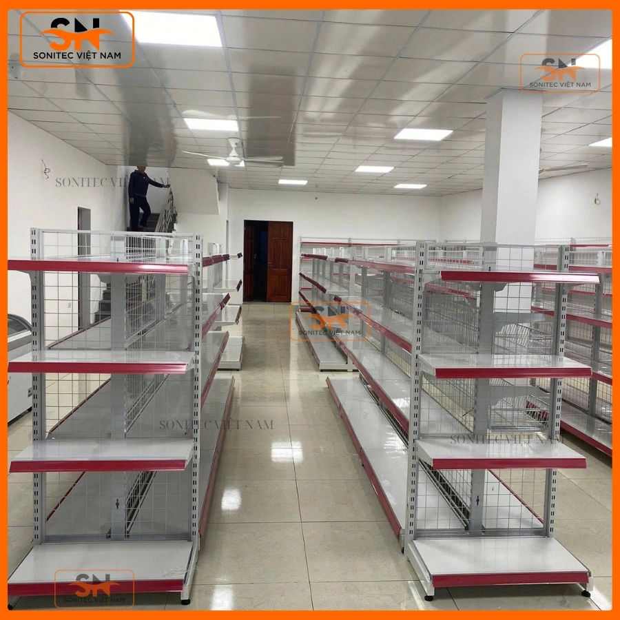 Kệ siêu thị lưng lưới tối ưu chi phí