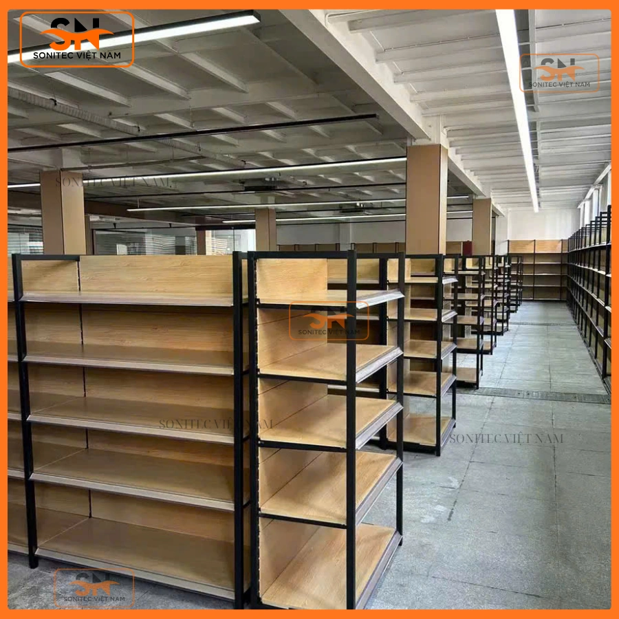 Thiết kế siêu thị mini cao cấp kết hợp kệ khung sắt mâm gỗ Sonitec