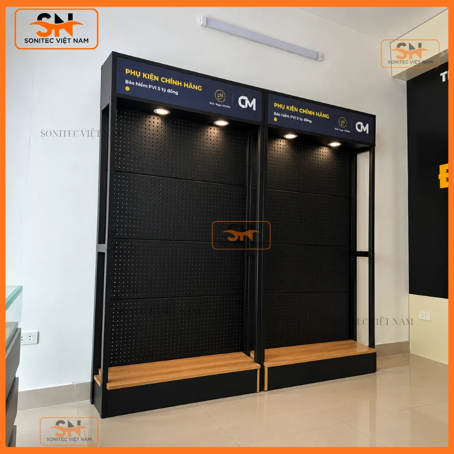 Sonitec tư vấn giải pháp kệ trưng bày phụ kiện tối ưu