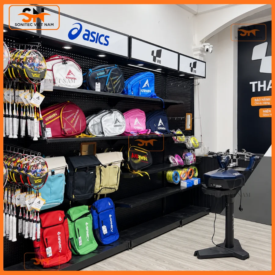 Thi công kệ thể thao cho shop VNB