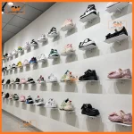 Kệ giày dép bằng sắt cho shop thời trang